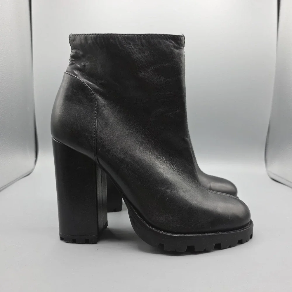Schutz Boots Womens 39‎ Black Leather Chunky Lug Sole High Heel Booties Zipper